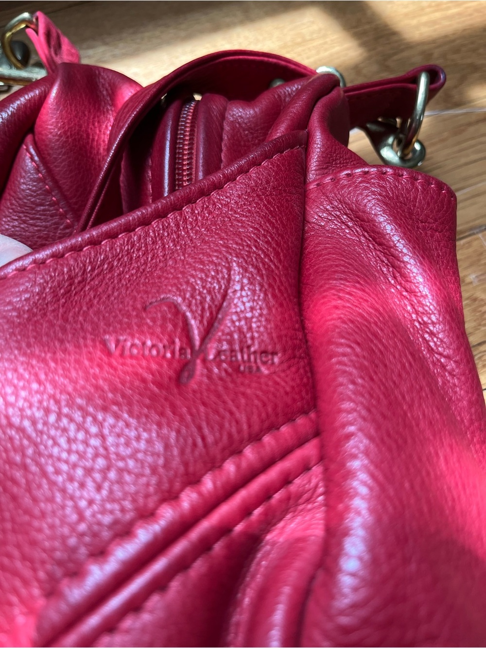 Red Pebbled Victoria Leather Crossbody Bag - Picture 5 of 11